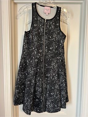 Romeo & Juliet Couture Black and White Speckled Dress with Zip Front
